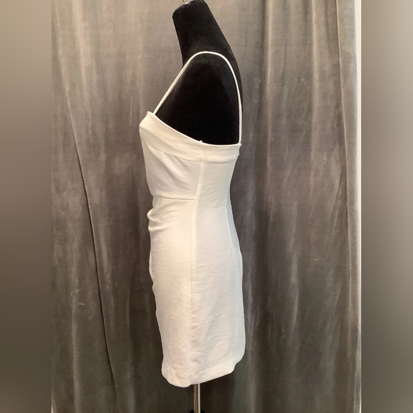 Elegant White Spaghetti Strap Dress - Picture 2 of 4